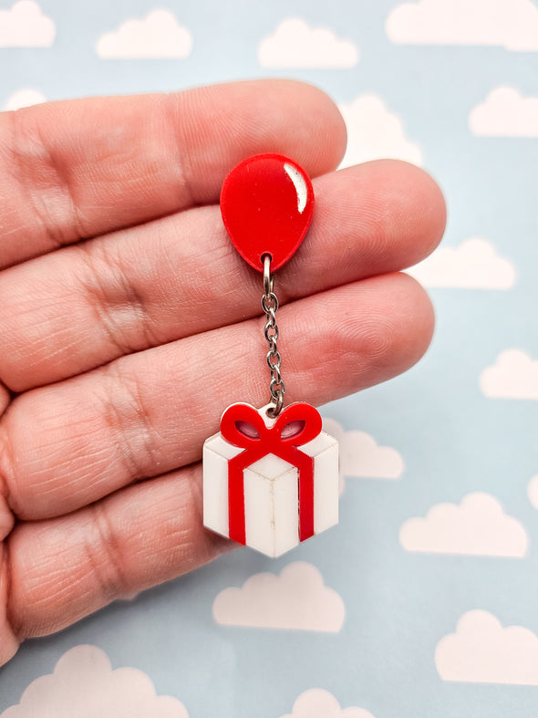 Balloon Present Pin